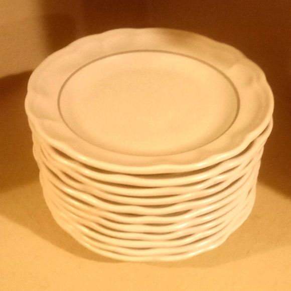 VTG- Pfaltzgraff Silver Heirloom 11 Salad Plates - Picture 4 of 10